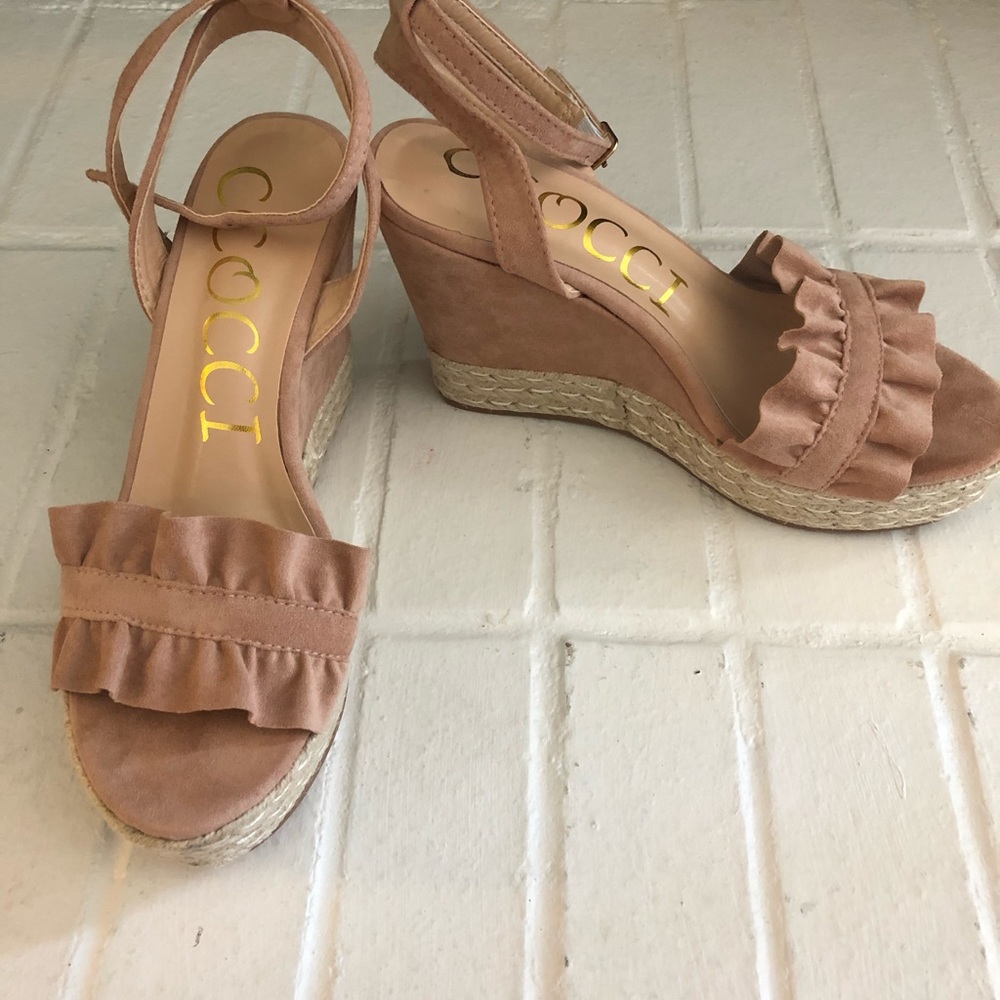 Blush wedges Sz 7. NEVER WORN